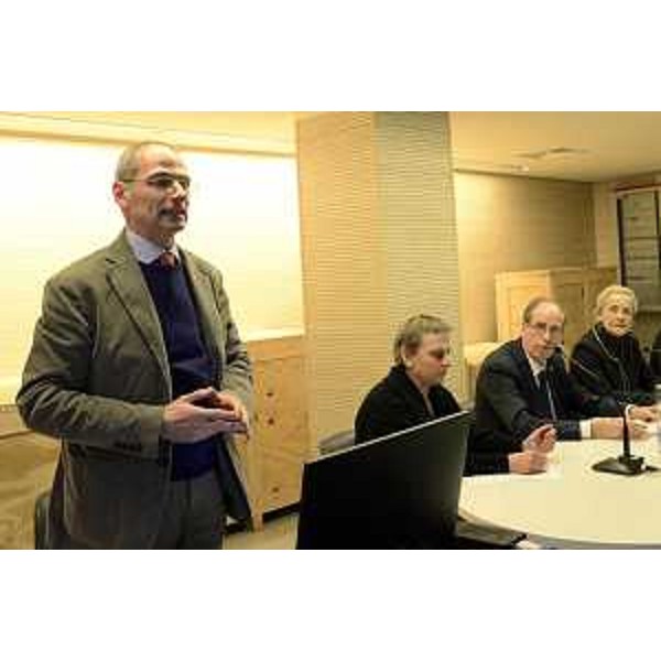 Luciano Rivi (Docente e Storico Arte), Laura Dal Prà (Direttore Castello Buon Consiglio - Trento), Gianni Torrenti (Assessore regionale Cultura) e Maria Teresa Bassa Poropat (Presidente Provincia Trieste) all'incontro "Artisti e soldati: devozione popolare e ribellione nelle trincee della Grande Guerra", nell'ambito della mostra "L'Europa in guerra. Tracce del secolo breve", al Magazzino delle Idee - Trieste 29/01/2015