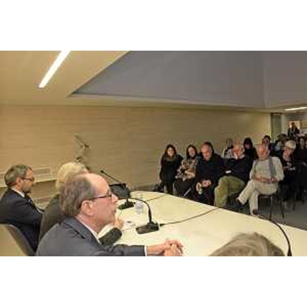 Gianni Torrenti (Assessore regionale Cultura) all'incontro "Artisti e soldati: devozione popolare e ribellione nelle trincee della Grande Guerra", nell'ambito della mostra "L'Europa in guerra. Tracce del secolo breve", al Magazzino delle Idee - Trieste 29/01/2015