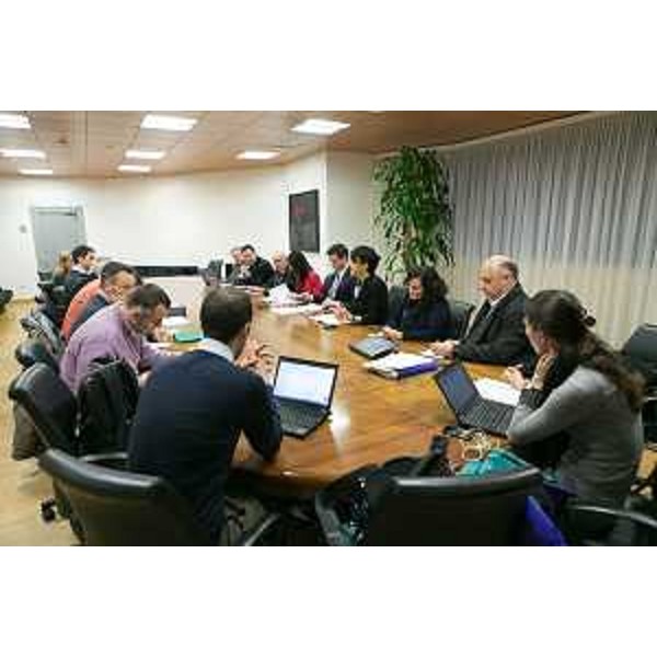 Tavolo di confronto, promosso dalla Regione FVG [Mariagrazia Santoro (Assessore Infrastrutture e Mobilità)], tra i vertici di Trenitalia [Orazio Iacono (Direttore Divisione Passeggeri) e Maria Annunziata Giaconia (Responsabile Direzione Passeggeri per Friuli Venezia Giulia e Veneto)], Rete Ferroviaria Italiana (RFI) [Giorgio Botti (Direttore territoriale commerciale e di esercizio)] e i pendolari regionali - Udine 30/01/2015