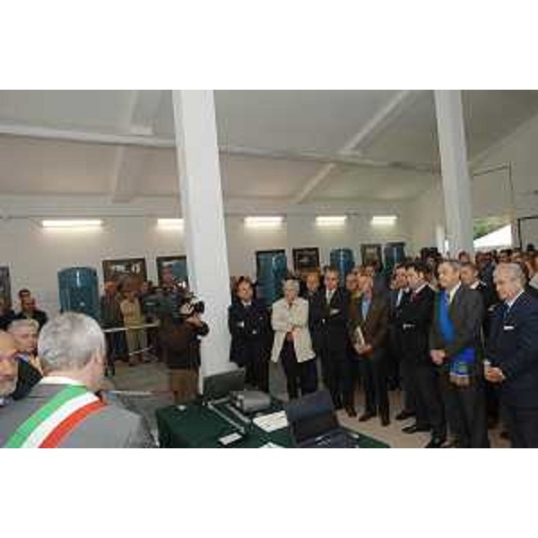 Riccardo Illy (Presidente Regione Friuli Venezia Giulia), Enzo Marsilio (Assessore regionale Risorse agricole), Franco Iacop (Assessore regionale Autonomie locali) con gli Amministratori locali nel corso dell'inaugurazione dell'impianto di irrigazione del comprensorio di Tissano (Medio Friuli) realizzato dal Consorzio di Bonifica Ledra-Tagliamento. (Santa Maria La Longa 28/09/07)