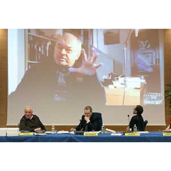 Il regista Dante Spinotti (in collegamento video da Los Angeles), Enzo Cainero (Manager), Sergio Bolzonello (Vicepresidente Regione FVG e assessore Attività produttive) e Davide Cassani (Commissario tecnico Nazionale Ciclismo) all'incontro di gemellaggio tra il Monte Fuji [Prefettura di Shizuoka (Giappone)] e lo Zoncolan (Friuli Venezia Giulia) - Udine 30/01/2015