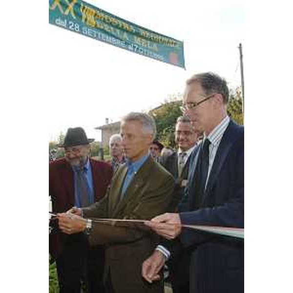 Riccardo Illy (Presidente Regione Friuli Venezia Giulia) nel corso dell'inaugurazione della 38a "Mostra della mela" organizzata dalla Pro Loco e dal Comune di Mereto di Tomba. (Mereto di Tomba 28/09/07)