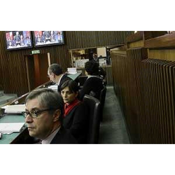 Debora Serracchiani e Sergio Bolzonello (Presidente e vicepresidente Regione Friuli Venezia Giulia), con gli assessori regionali Francesco Peroni e Loredana Panariti, seguono la diretta della Cerimonia solenne di Giuramento e del messaggio alla Nazione del Capo dello Stato Sergio Mattarella, nell'Aula del Consiglio regionale - Trieste 03/02/2015