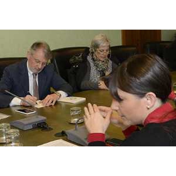 Franco Belci (Segretario regionale CGIL FVG) e Debora Serracchiani (Presidente Regione Friuli Venezia Giulia) al Tavolo con la CGIL regionale, di prosecuzione del confronto con le parti sociali sulle nuove forme di sostegno al reddito - Trieste 03/02/2015