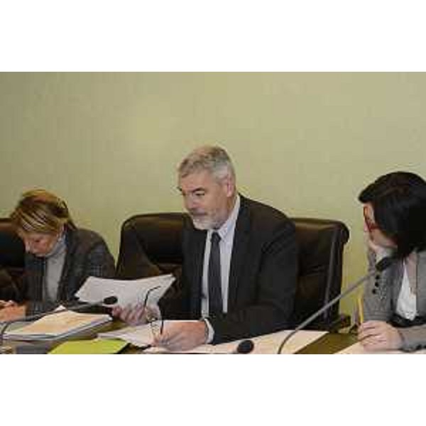 Gli assessori regionali Maria Sandra Telesca (Salute, Integrazione socio-sanitaria, Politiche sociali e Famiglia), Paolo Panontin (Funzione pubblica, Autonomie locali, Coordinamento Riforme, Caccia e Risorse ittiche, Protezione civile) e Sara Vito (Ambiente ed Energia) durante la riunione straordinaria della Giunta regionale del FVG - Trieste 04/02/2015