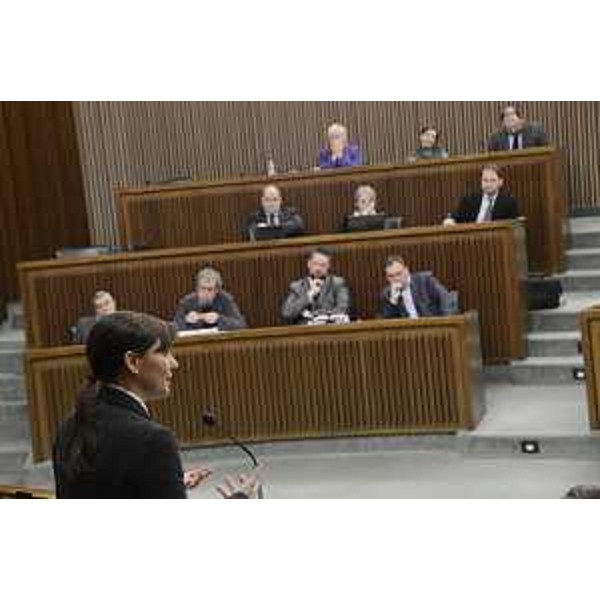 Debora Serracchiani (Presidente Regione Friuli Venezia Giulia) durante i lavori consiliari di approvazione della legge regionale "Rilancimpresa" (Piano di sviluppo del settore industriale del FVG) - Trieste 05/02/2015