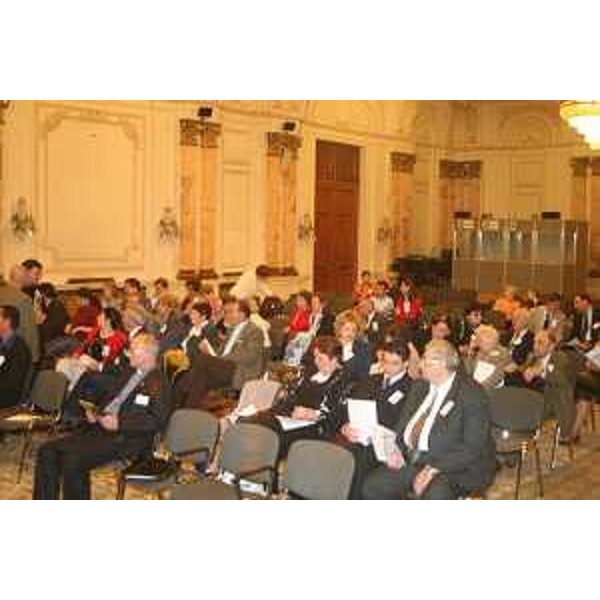 Partecipanti al Convegno "La Romania nella Comunità Europea. Storia, prospettive, aspettative." organizzato dall'EFASCE (Ente Friulano Assistenza Sociale e Culturale Emigranti) di Pordenone, a Bucarest. (Bucarest 29/09/07)