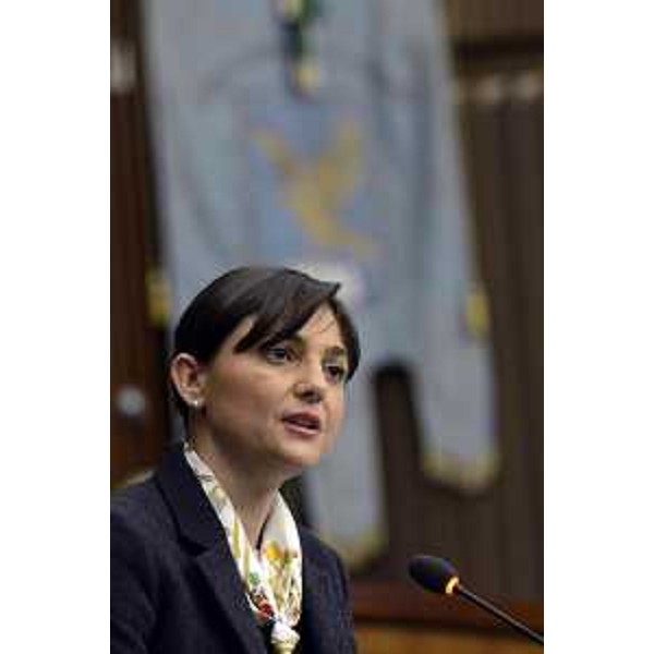 Debora Serracchiani (Presidente Regione Friuli Venezia Giulia) durante i lavori consiliari di approvazione della legge regionale "Rilancimpresa" (Piano di sviluppo del settore industriale del FVG) - Trieste 05/02/2015