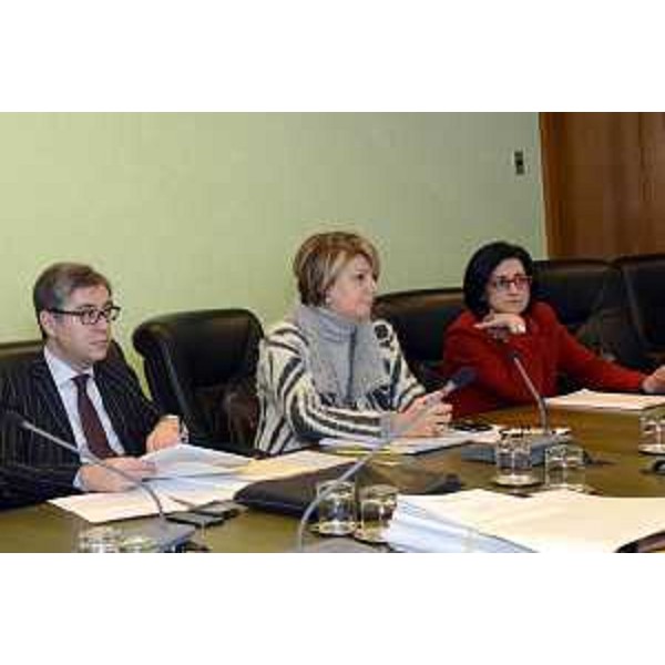 Gli assessori regionali Francesco Peroni (Finanze), Maria Sandra Telesca (Salute) e Sara Vito (Ambiente) durante la riunione della Giunta regionale del FVG - Trieste 05/02/2015