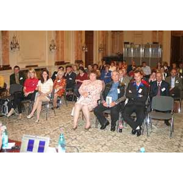 Partecipanti al Convegno "La Romania nella Comunità Europea. Storia, prospettive, aspettative." organizzato dall'EFASCE (Ente Friulano Assistenza Sociale e Culturale Emigranti) di Pordenone, a Bucarest. (Bucarest 29/09/07)