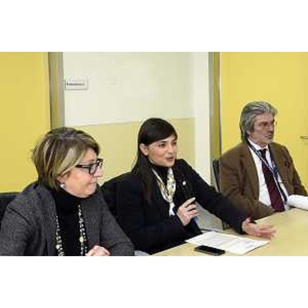 Maria Sandra Telesca (Assessore regionale Salute), Debora Serracchiani (Presidente Regione Friuli Venezia Giulia) e Mauro Delendi (Commissario straordinario Azienda Ospedaliero-Universitaria "Santa Maria della Misericordia" di Udine e Azienda Assistenza Sanitaria n. 4 "Friuli Centrale") - Udine 07/02/2015