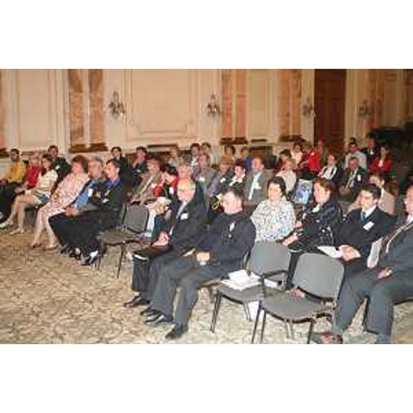 Partecipanti al Convegno "La Romania nella Comunità Europea. Storia, prospettive, aspettative." organizzato dall'EFASCE (Ente Friulano Assistenza Sociale e Culturale Emigranti) di Pordenone, a Bucarest. (Bucarest 29/09/07)