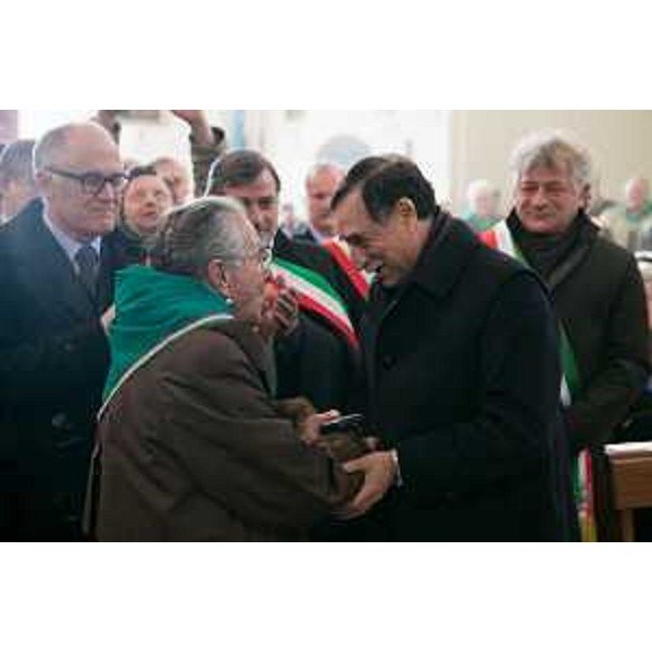 Paola Del Din (Ex partigiana) e Domenico Rossi (Sottosegretario Difesa) durante la messa commemorativa dei 70 anni dell'eccidio di Porzus - Canebola di Faedis 08/02/2015