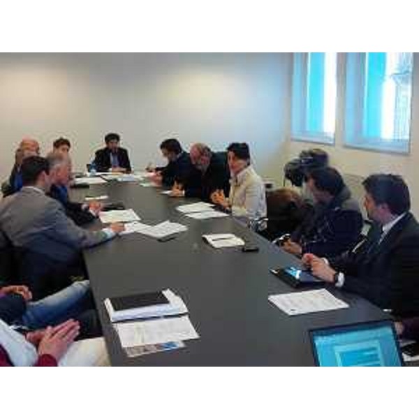 Incontro tra Mariagrazia Santoro (Assessore regionale Infrastrutture e Mobilità), sindaci di Tolmezzo, Arta Terme, Zuglio, Sutrio, Cercivento, Paluzza, Kötschach-Mauthen, Land Carinzia e ANAS S.p.A. per l'avvio dello Studio di fattibilità della messa in sicurezza della 52-bis Tolmezzo-Passo di Monte Croce Carnico, nella sede della Regione FVG - Tolmezzo 09/02/2015