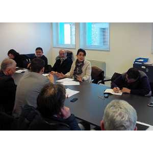 Incontro tra Mariagrazia Santoro (Assessore regionale Infrastrutture e Mobilità), sindaci di Tolmezzo, Arta Terme, Zuglio, Sutrio, Cercivento, Paluzza, Kötschach-Mauthen, Land Carinzia e ANAS S.p.A. per l'avvio dello Studio di fattibilità della messa in sicurezza della 52-bis Tolmezzo-Passo di Monte Croce Carnico, nella sede della Regione FVG - Tolmezzo 09/02/2015
