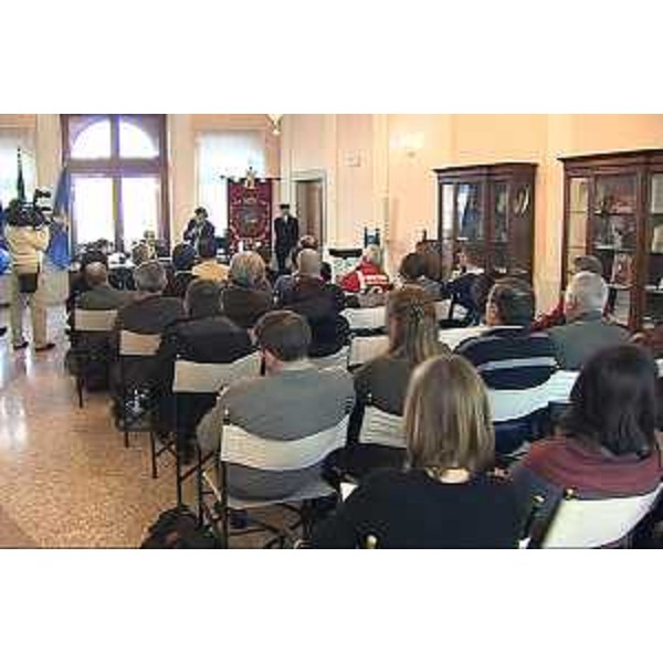 L'incontro tra Regione FVG, Prefettura di Udine e sindaci della Bassa Friulana sulla gestione dei migranti, nel salone d'onore del Municipio - Palmanova 10/02/2015