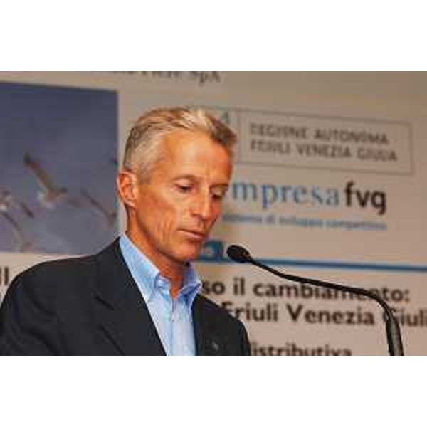 Riccardo Illy (Presidente Regione Friuli Venezia Giulia) al Convegno "Il commercio verso il cambiamento: le opportunità nel Friuli Venezia Giulia; l'evoluzione della rete distributiva e i nuovi stili di consumo.", alla Fiera di Udine. (Udine 01/10/07)