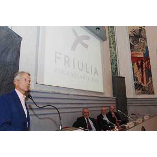 Riccardo Illy (Presidente Regione Friuli Venezia Giulia) interviene alla conferenza di presentazione dei risultati degli ultimi tre anni di attività di Friulia. (Trieste 02/10/07)