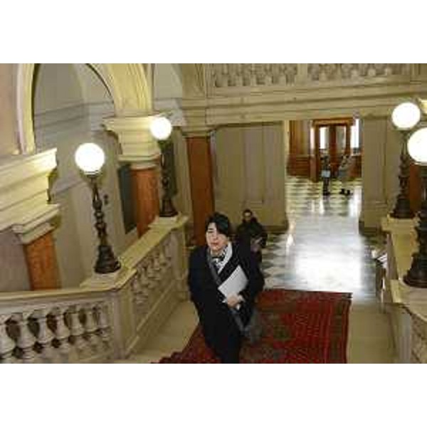 Mariagrazia Santoro (Assessore regionale Infrastrutture, Mobilità, Pianificazione territoriale, Lavori pubblici, Università) nell'atrio del Palazzo della Regione Friuli Venezia Giulia sede della Presidenza, in piazza Unità d'italia - Trieste 13/02/2015