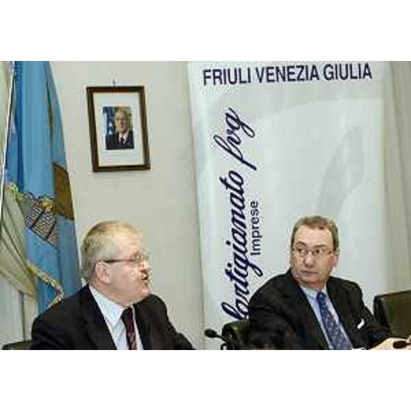 Graziano Tilatti (Presidente Confartigianato Imprese FVG) e Sergio Bolzonello (Vicepresidente Regione FVG e assessore Attività produttive) alla presentazione della Relazione annuale di Confartigianato Imprese FVG alla stampa - Trieste 13/02/2015