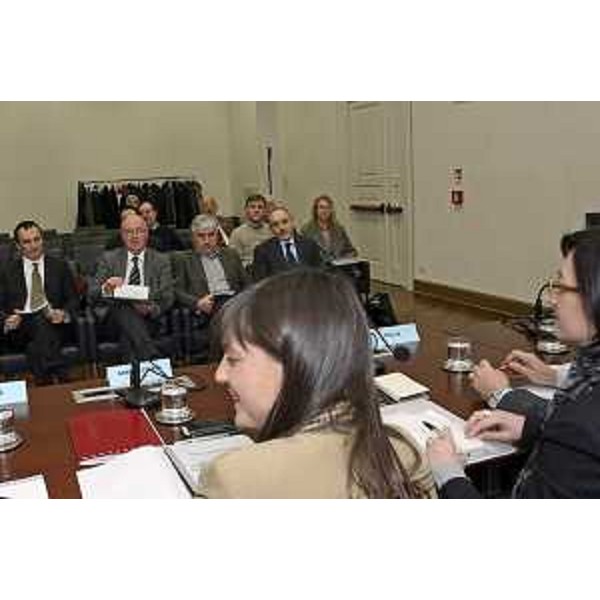 Debora Serracchiani (Presidente Regione Friuli Venezia Giulia) e Sara Vito (Assessore regionale Ambiente ed Energia) all'illustrazione del progetto di messa in sicurezza, riconversione industriale e sviluppo produttivo dello stabilimento della Ferriera di Servola (TS) alle associazioni ambientaliste - Trieste 13/02/2015