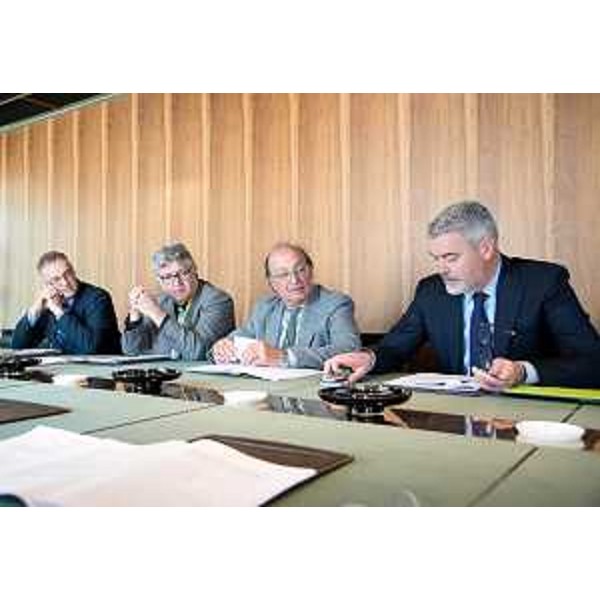 Maurizio Fermeglia e Alberto Felice De Toni (Rettori Università Trieste e Udine), Guido Martinelli [Direttore Scuola Internazionale Superiore di Studi Avanzati (SISSA) Trieste] e Paolo Panontin (Assessore regionale Funzione pubblica e Coordinamento Riforme) alla firma della Convenzione Quadro tra Regione Friuli Venezia Giulia, Università, SISSA e Insiel S.p.A. - Trieste 17/02/2015