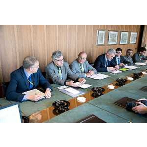 Maurizio Fermeglia e Alberto Felice De Toni (Rettori Università Trieste e Udine), Guido Martinelli [Direttore Scuola Internazionale Superiore di Studi Avanzati (SISSA) Trieste], Paolo Panontin (Assessore regionale Funzione pubblica e Coordinamento Riforme) e Simone Puksic (Presidente Insiel s.p.A.) alla firma della Convenzione Quadro tra Regione Friuli Venezia Giulia, Università, SISSA e Insiel S.p.A. - Trieste 17/02/2015