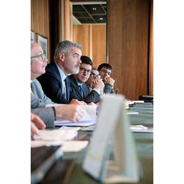 Paolo Panontin (Assessore regionale Funzione pubblica e Coordinamento Riforme) e Simone Puksic (Presidente Insiel s.p.A.) alla firma della Convenzione Quadro tra Regione Friuli Venezia Giulia, Università, SISSA e Insiel S.p.A. - Trieste 17/02/2015