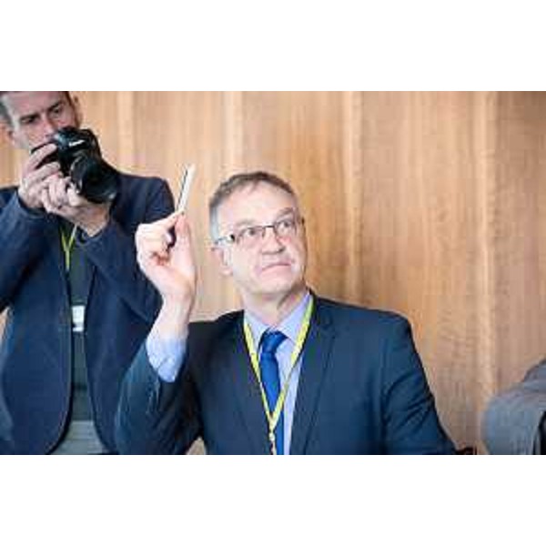 Maurizio Fermeglia (Rettore Università Trieste) alla firma della Convenzione Quadro tra Regione Friuli Venezia Giulia, Università, SISSA e Insiel S.p.A. - Trieste 17/02/2015