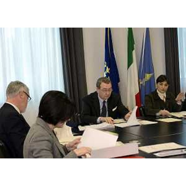 Sergio Bolzonello (Vicepresidente Regione FVG e assessore Attività produttive, Commercio, Cooperazione, Risorse agricole e forestali) e Debora Serracchiani (Presidente Regione Friuli Venezia Giulia) durante la riunione della Giunta regionale del FVG - Udine 20/02/2015
