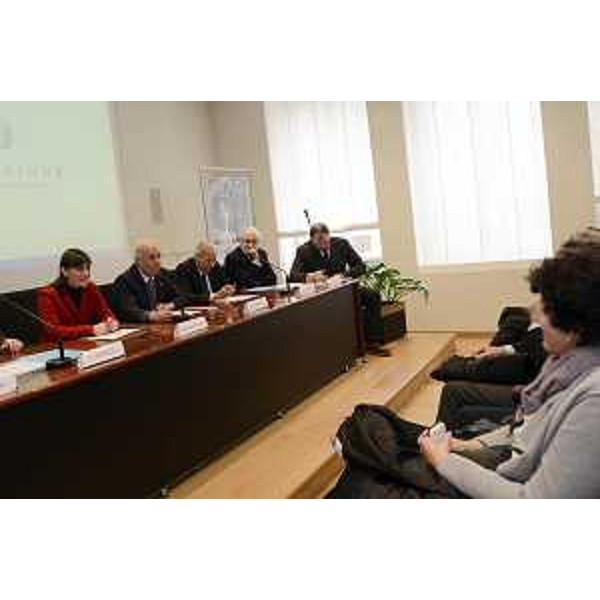 Debora Serracchiani (Presidente Regione Friuli Venezia Giulia), Emilio Sgarlata (Presidente Consorzio Sviluppo Polo Universitario Gorizia) ed Ettore Romoli (Sindaco Gorizia) nella Sala Della Torre della Fondazione Cassa di Risparmio - Gorizia 23/02/2015