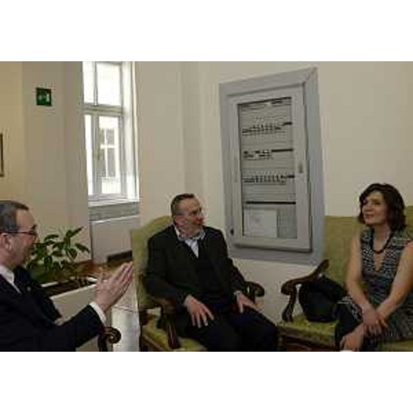 Sergio Bolzonello (Vicepresidente Regione FVG e assessore Attività produttive, Commercio, Cooperazione, Risorse agricole e forestali), Alido Gerussi (Presidente Scuola Mosaicisti Friuli Spilimbergo) e Stefania Stafutti (Direttore Istituto Italiano di Cultura a Pechino) - Trieste 27/02/2015