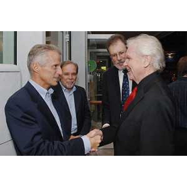Riccardo Illy (Presidente Regione Friuli Venezia Giulia) con David Robinson (Direttore Festival) all'apertura de "Le Giornate del Cinema Muto", festival che si tiene al Teatro Comunale di Pordenone. (Pordenone 06/10/07)