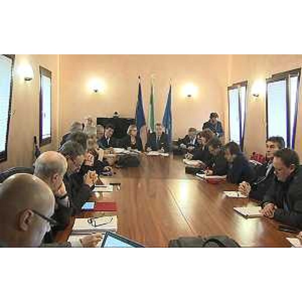 Sergio Bolzonello (Vicepresidente Regione FVG e assessore Attività produttive e Cooperazione) alla riunione del Tavolo sull'attività della Cooperativa Ceramiche Idealscala a Orcenico di Zoppola - Pordenone 02/03/2015