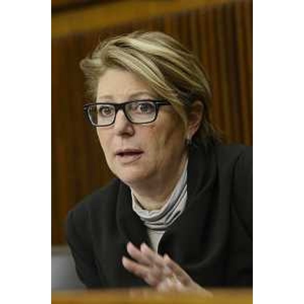 Maria Sandra Telesca (Assessore regionale Salute, Integrazione socio-sanitaria, Politiche sociali e Famiglia) durante i lavori consiliari di esame della legge sulle Dichiarazioni Anticipate di Trattamento (DAT) sanitario - Trieste 03/03/2015
