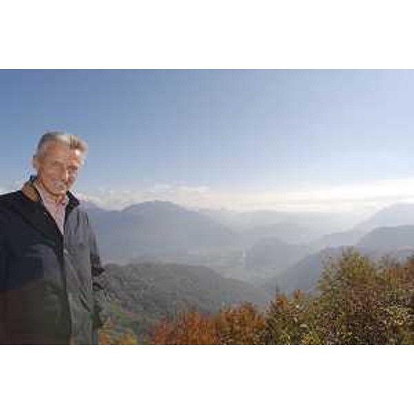 Riccardo Illy (Presidente Regione Friuli Venezia Giulia) nel corso della rievocazione storica in costume intitolata "Sentieri di pace sui passi di Rommel", promossa dalla Pro loco Nediske Doline - Valli del Natisone, sul passo Solarie a cavallo tra Italia e Slovenia. (Drenchia 07/10/07)