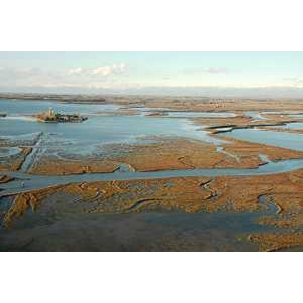 Laguna di Grado con il Santuario di Barbana sull'omonima isola