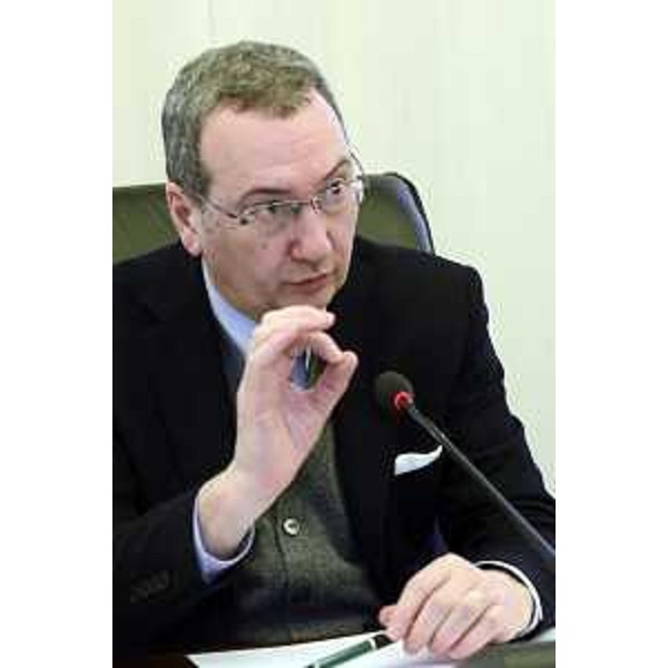 Sergio Bolzonello (Vicepresidente Regione FVG e assessore Attività produttive, Commercio, Cooperazione, Risorse agricole e forestali) durante l'illustrazione del ddl per la riorganizzazione del sistema turistico regionale che prevede anche la fusione tra TurismoFVG e Promotur, in I Commissione consiliare - Trieste 05/03/2015