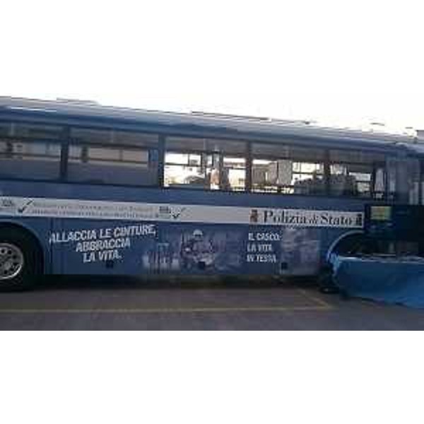 Il Pullman azzurro della campagna di sensibilizzazione alla sicurezza stradale - Udine 06/03/2015