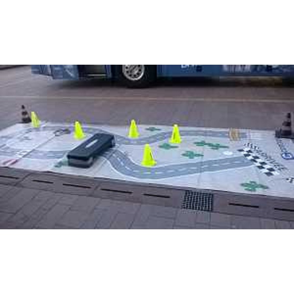 Il Pullman azzurro della campagna di sensibilizzazione alla sicurezza stradale - Udine 06/03/2015
