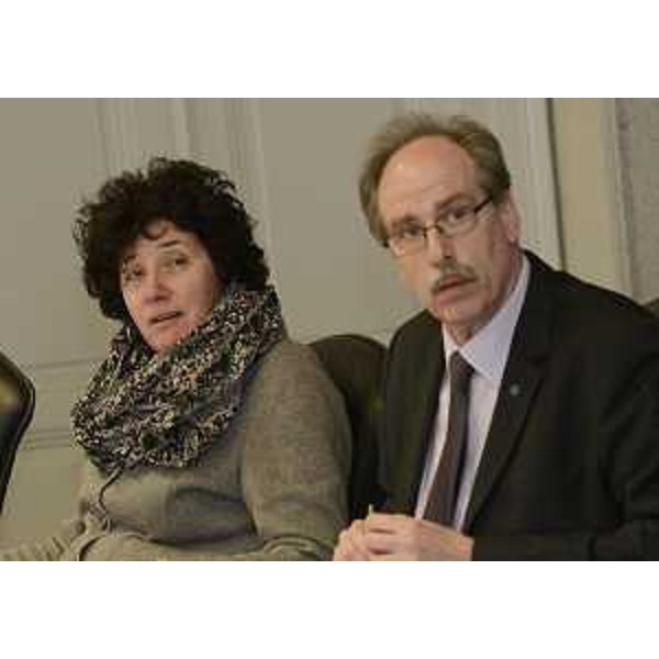 Loredana Panariti (Assessore regionale Lavoro, Formazione, Istruzione, Pari Opportunità, Politiche giovanili e Ricerca) e Gianni Torrenti (Assessore regionale Cultura, Sport e Solidarietà) durante la riunione della Giunta del Friuli Venezia Giulia - Trieste 06/03/2015