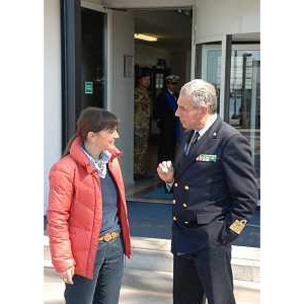 Debora Serracchiani (Presidente Regione Friuli Venezia Giulia) e Goffredo Bon (Direttore marittimo Capitaneria di Porto Trieste) - Trieste 10/03/2015 (Foto Capitaneria di Porto Guardia Costiera Trieste)