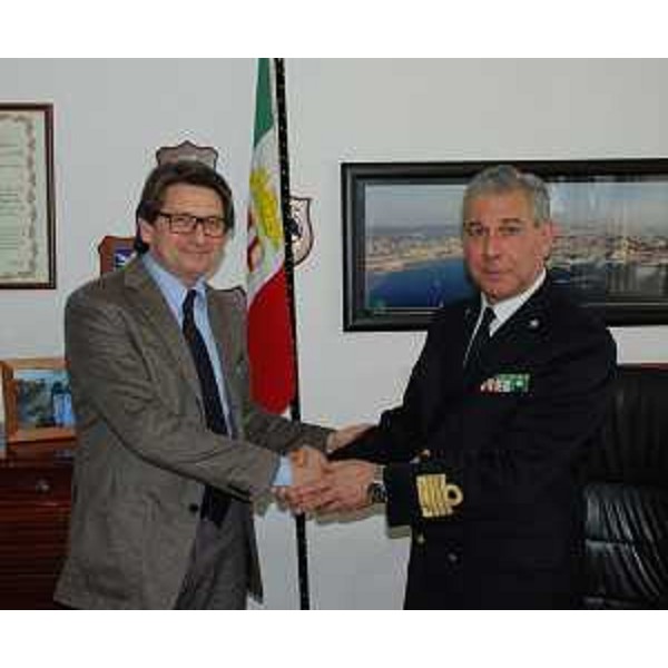 Zeno D'Agostino (Commissario Autorità Portuale Trieste) e Goffredo Bon (Direttore marittimo Capitaneria di Porto Trieste) - Trieste 10/03/2015 (Foto Capitaneria di Porto Guardia Costiera Trieste)