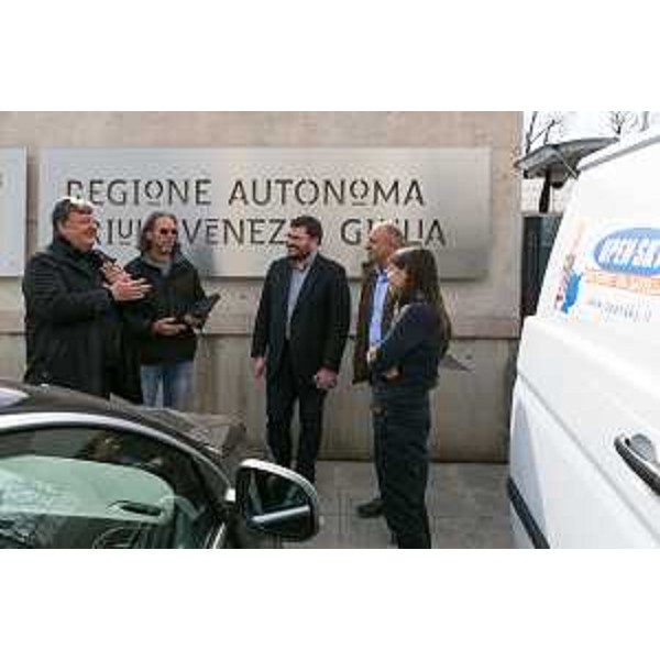 Debora Serracchiani (Presidente Regione Friuli Venezia Giulia) alla presentazione dell'unità mobile per la connettività satellitare, 3G-4G e wireless - Udine 09/03/2015