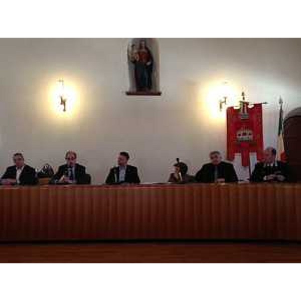 Gianni Torrenti (Assessore regionale Solidarietà) alla firma del Protocollo d'intesa tra Prefettura di Udine, Regione Friuli Venezia Giulia, Comune di Venzone e Comitato provinciale della Croce Rossa Italiana (CRI) di Udine sull'accoglienza dei migranti - Venzone 10/03/2015