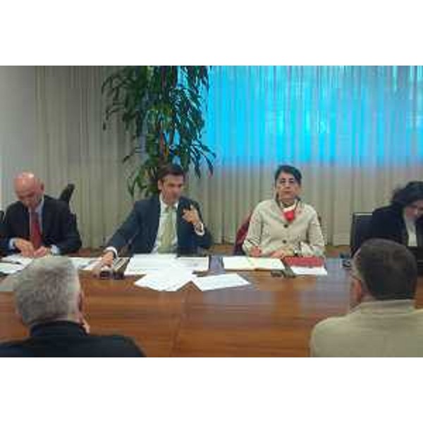 Mariagrazia Santoro (Assessore regionale Infrastrutture e Mobilità) incontra Orazio Iacono (Direttore Divisione Passeggeri Trenitalia), Simone Gorini (Direttore Divisione Passeggeri Trenitalia FVG) e rappresentanti del Comitato pendolari Alto Friuli - Udine 11/03/2015