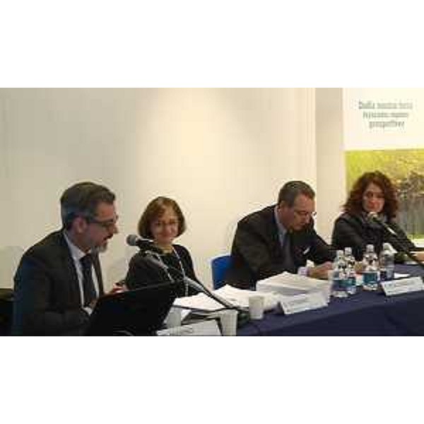 Sergio Bolzonello (Vicepresidente Regione FVG e assessore Risorse agricole e forestali) al convegno "L'agricoltura che moltiplica le risorse. Dal sociale al didattico, la multifunzionalità che ... funziona!" - Pordenone 12/03/2015