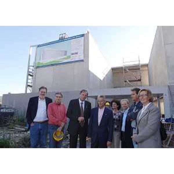 Riccardo Illy (Presidente Regione Friuli Venezia Giulia) visita il cantiere del nuovo deposito climatizzato della Cineteca del Friuli a Gemona del Friuli. (Gemona del Friuli 08710/07)