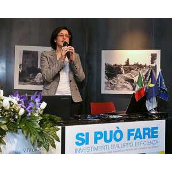 Sara Vito (Assessore regionale Ambiente ed Energia) alla tavola rotonda "Acqua e sviluppo sostenibile", organizzata dall'Istituto nazionale di Oceanografia e Geofisica Sperimentale (OGS) di Trieste, al Parco delle Fonti - Torrate di Chions (PN) 21/03/2015
