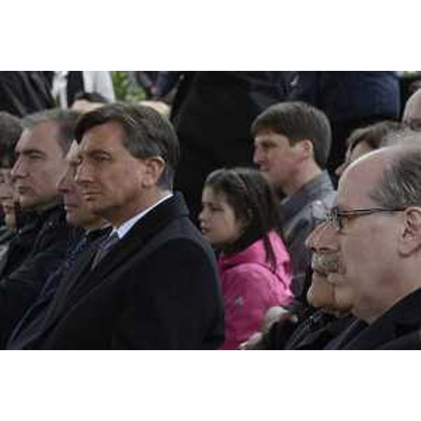 Borut Pahor (Presidente Repubblica Slovenia) e Gianni Torrenti (Assessore regionale Cultura e Solidarietà) alla cerimonia conclusiva del Progetto europeo "Via di Pace - Pot Miru" nella piazza Transalpina - Gorizia 21/03/2015